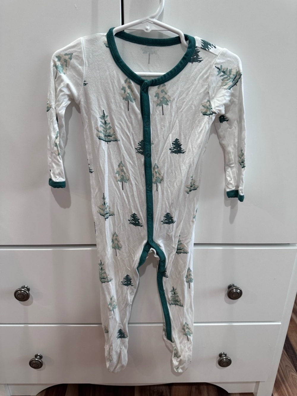 Kyte BABY White Footie with Green Tree Print and Dark Green Trim